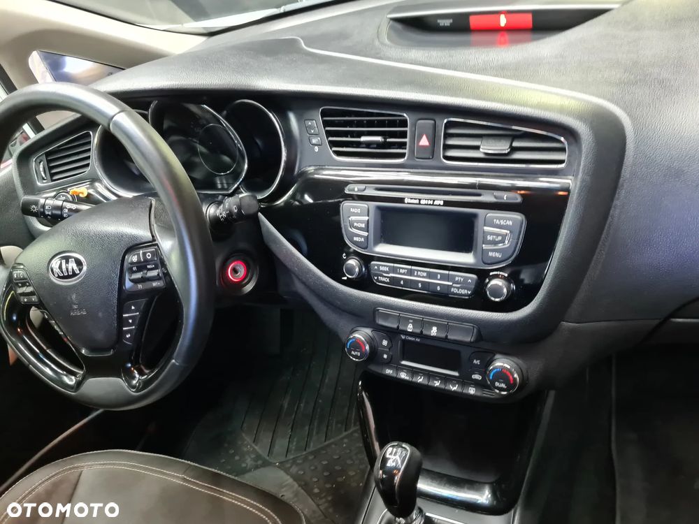 Kia Ceed 1.6 CRDi ISG Spirit - 18