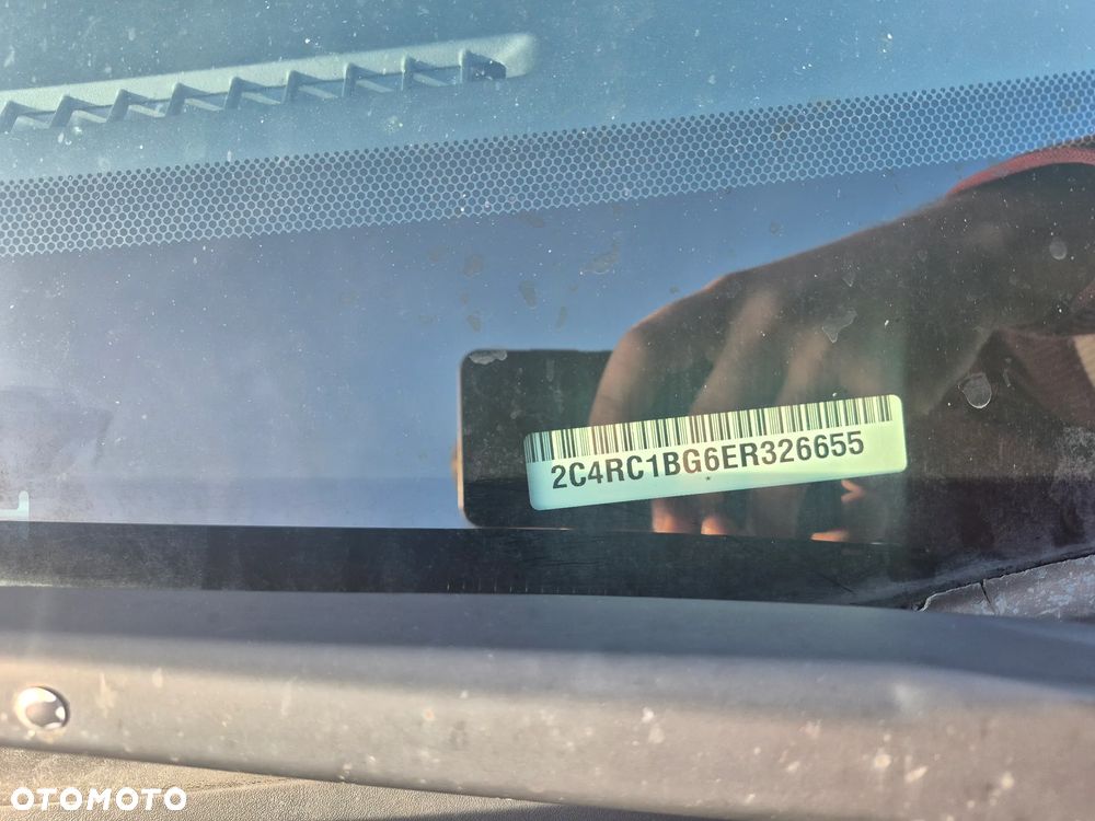 Chrysler Town & Country 3.6 Limited - 13