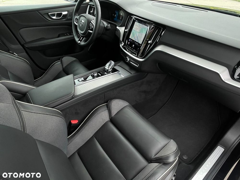Volvo S60 B4 B Plus Dark - 22
