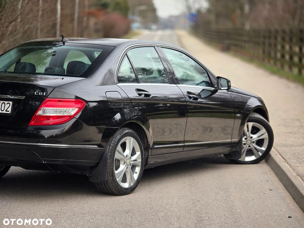 Mercedes-Benz Klasa C 180 CGI Automatik BlueEFFICIENCY Avantgarde - 40