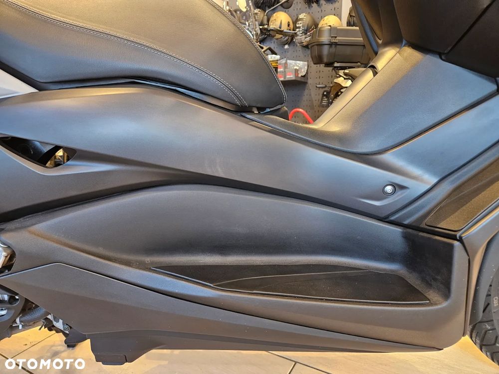 Yamaha X-max - 16