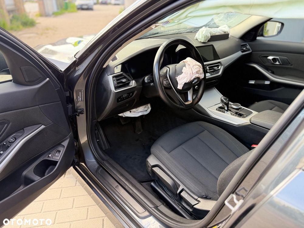 BMW Seria 3 330e Advantage - 11