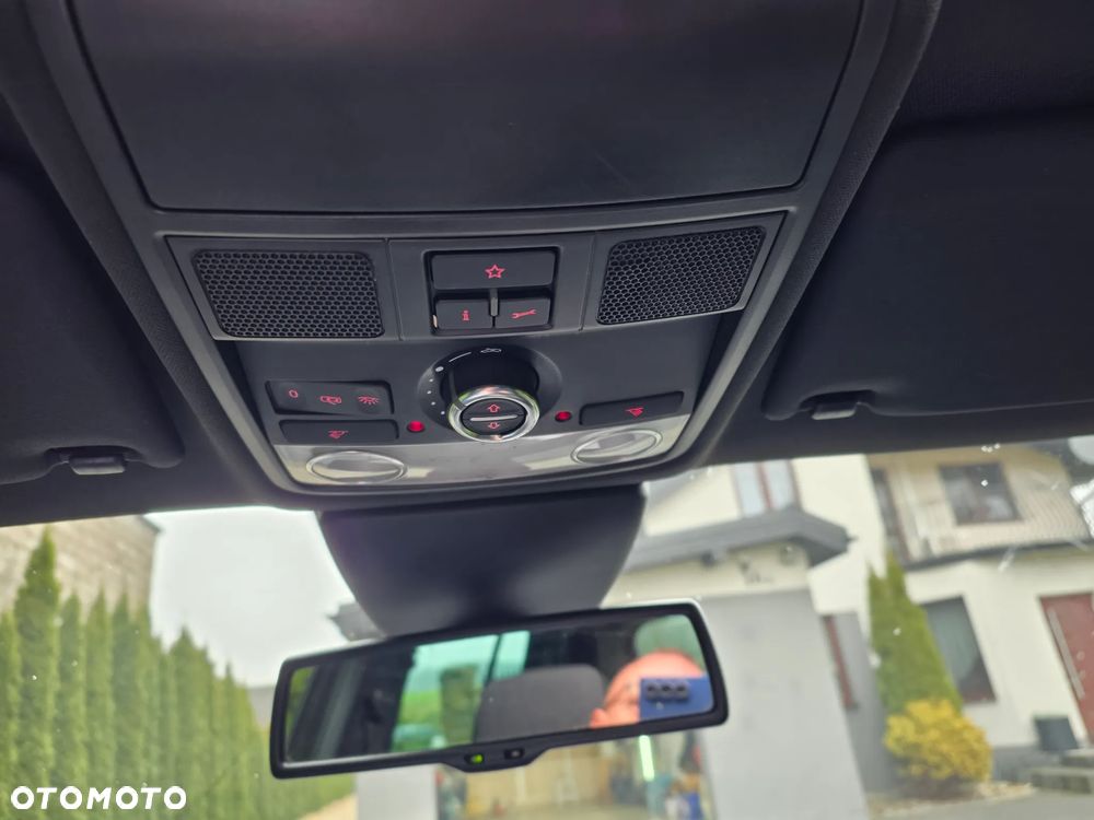 Volkswagen Tiguan 2.0 TDI DPF 4Motion BlueMotion Technology DSG Lounge Sport & Style - 22