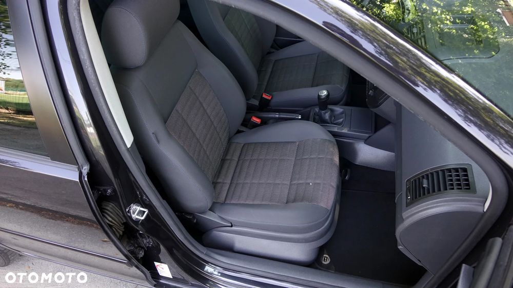 Volkswagen Polo 1.4 Tour - 12