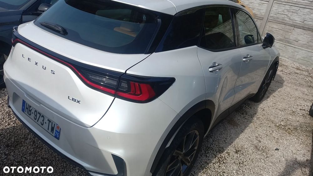 Lexus LBX - 1