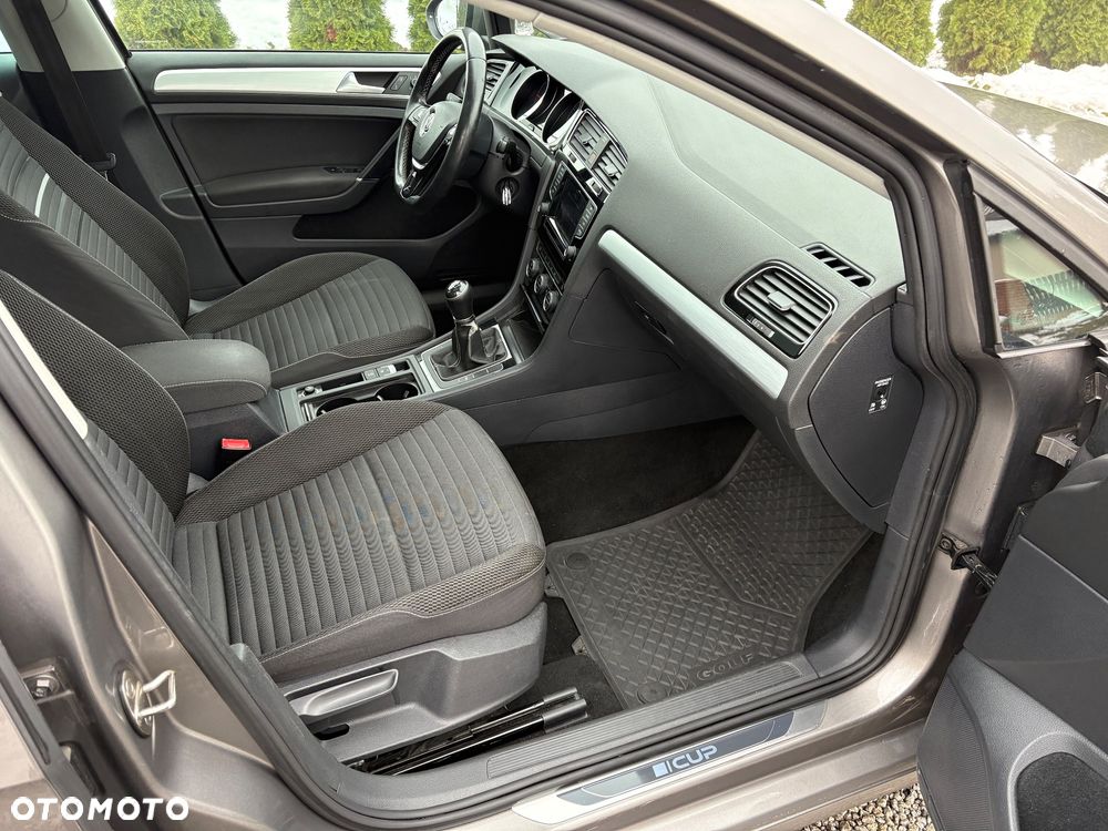 Volkswagen Golf 1.6 TDI BlueMotion Technology Cup - 18