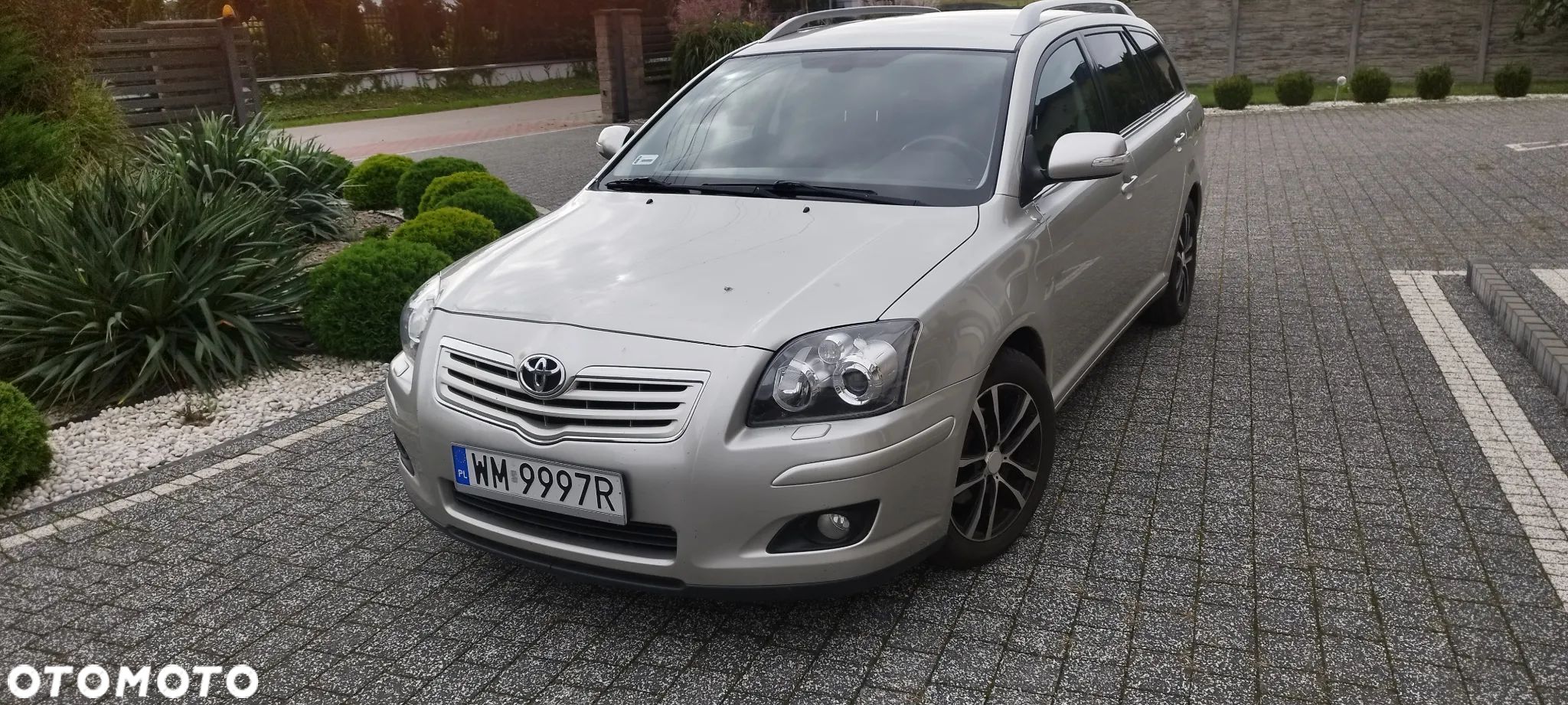 Toyota Avensis - 1