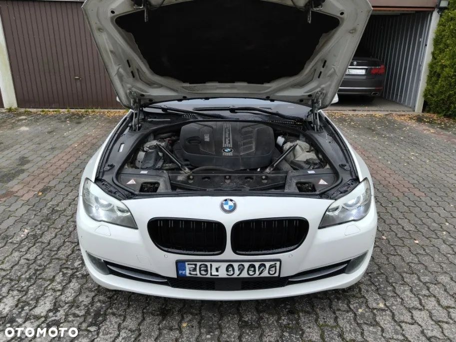 BMW Seria 5 525d xDrive - 15