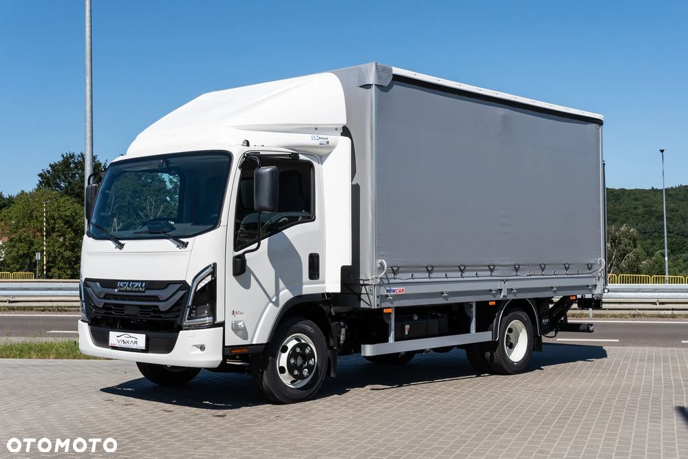 Isuzu M30 - 3