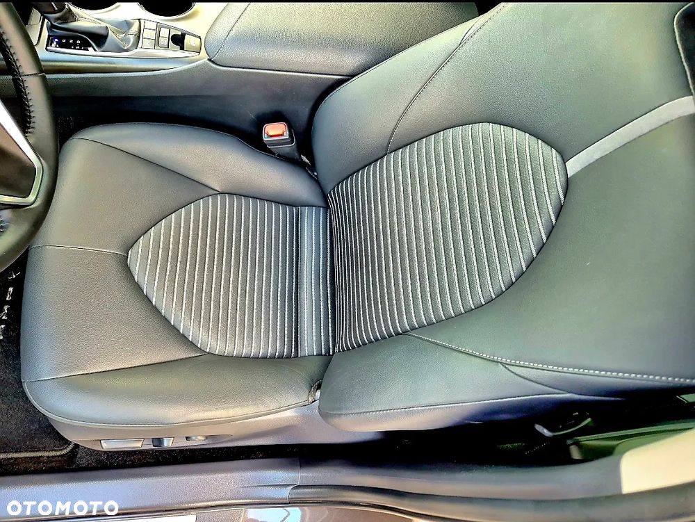 Toyota Camry 2.5 Hybrid Prestige CVT - 19