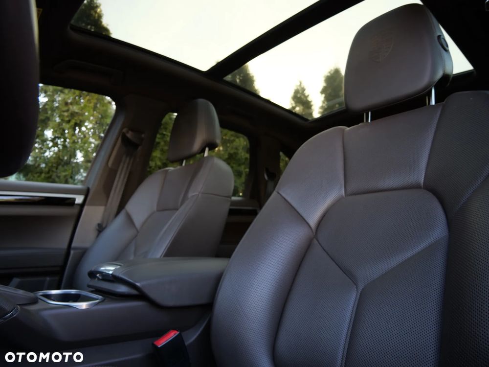 Porsche Cayenne Platinum Edition - 13