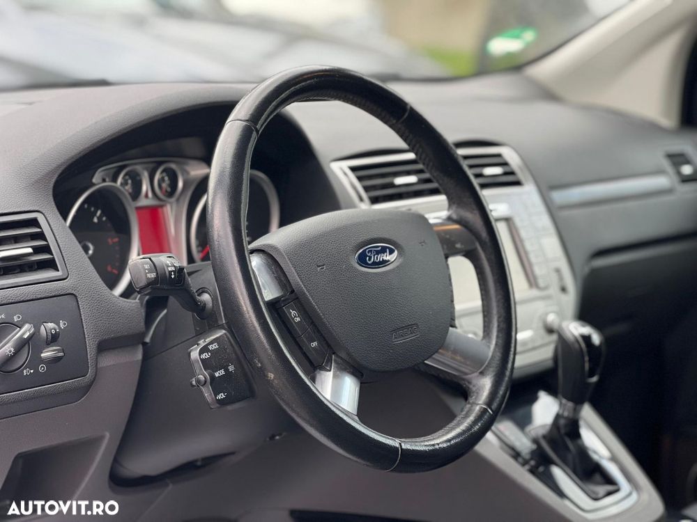 Ford Kuga 2.0 TDCi Powershift 4WD Titanium - 6