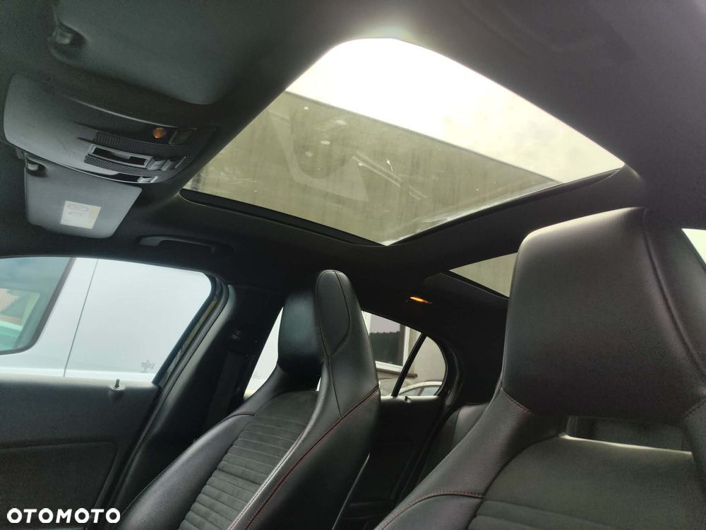 Mercedes-Benz GLA 180 d 7G-DCT AMG Line - 38