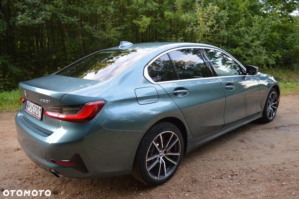 BMW Seria 3 330i - 5