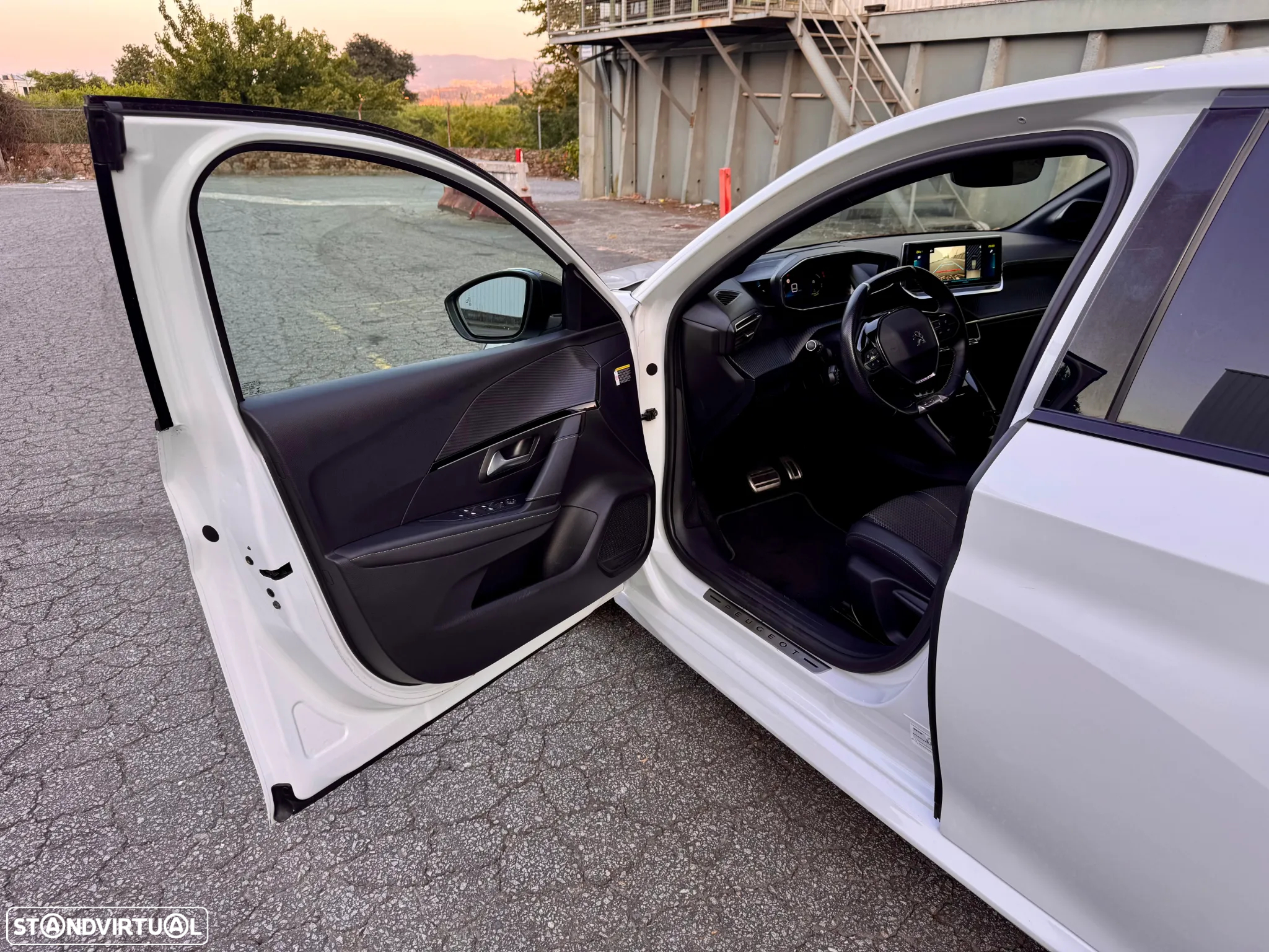 Peugeot e-208 50 kWh GT - 26