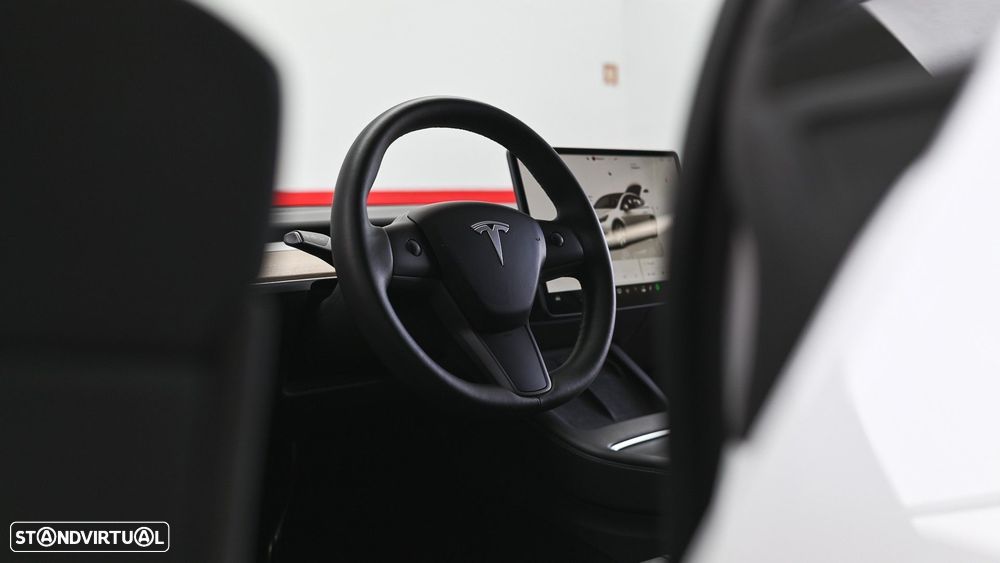 Tesla Model Y Long Range Dual Motor AWD - 39