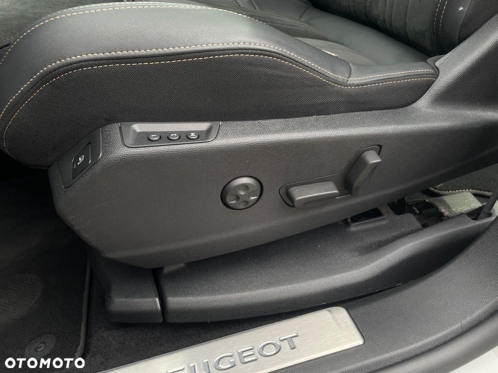 Peugeot 3008 1.2 PureTech GT Pack S&S EAT8 - 14