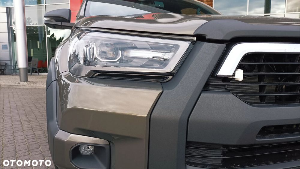 Toyota Hilux 2.8 D-4D mHEV Double Cab Invincible 4x4 - 11