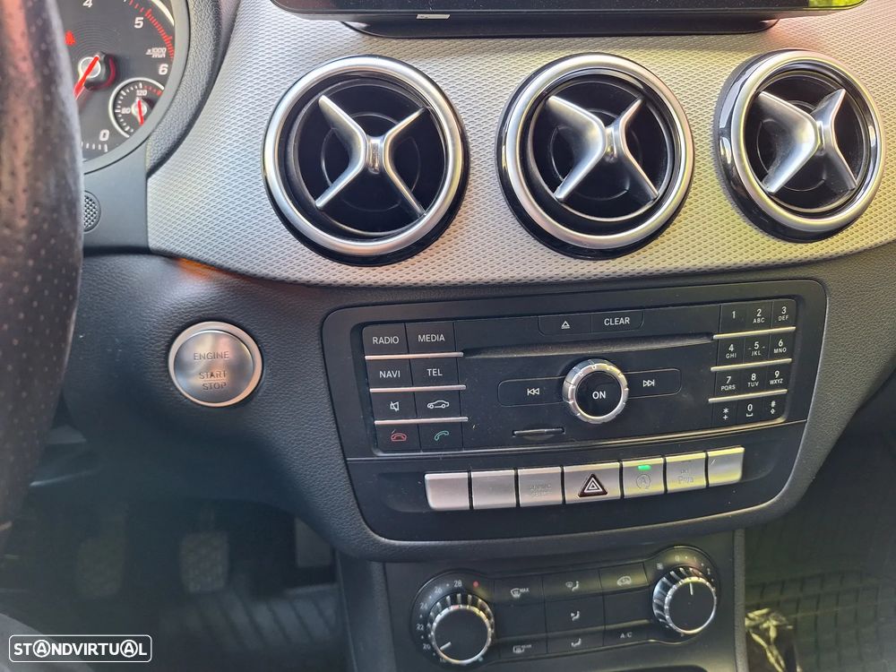 Mercedes-Benz B 180 d Style - 12