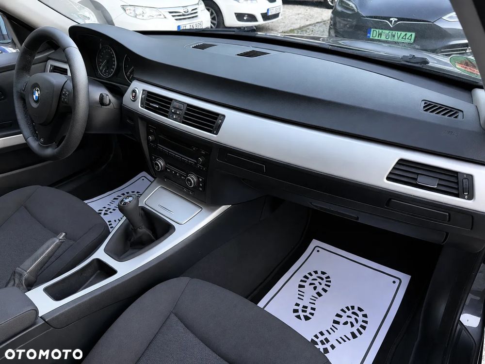 BMW Seria 3 318i Edition Sport - 18