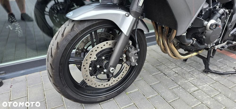 Honda CBF - 27