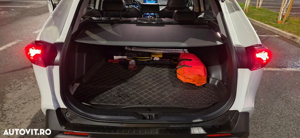 Toyota RAV4 2.5 Hybrid VVT-iE 4x4 Luxury - 16