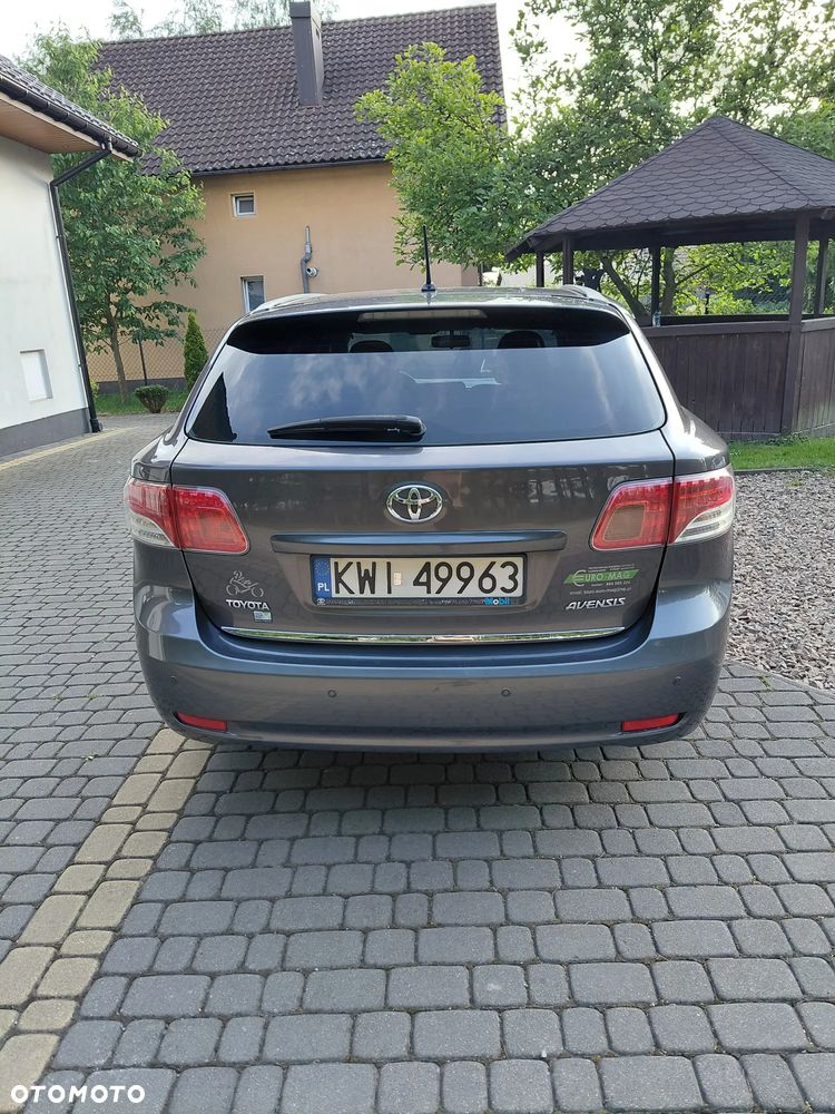 Toyota Avensis - 6