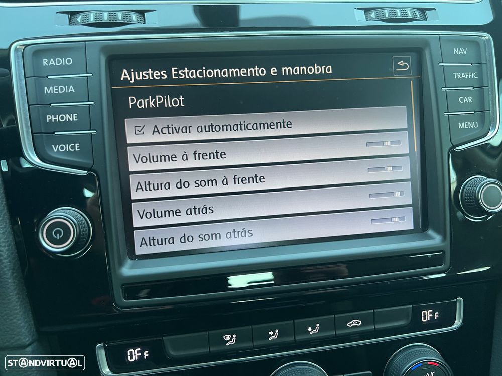 VW Golf 1.6 TDi Highline - 23