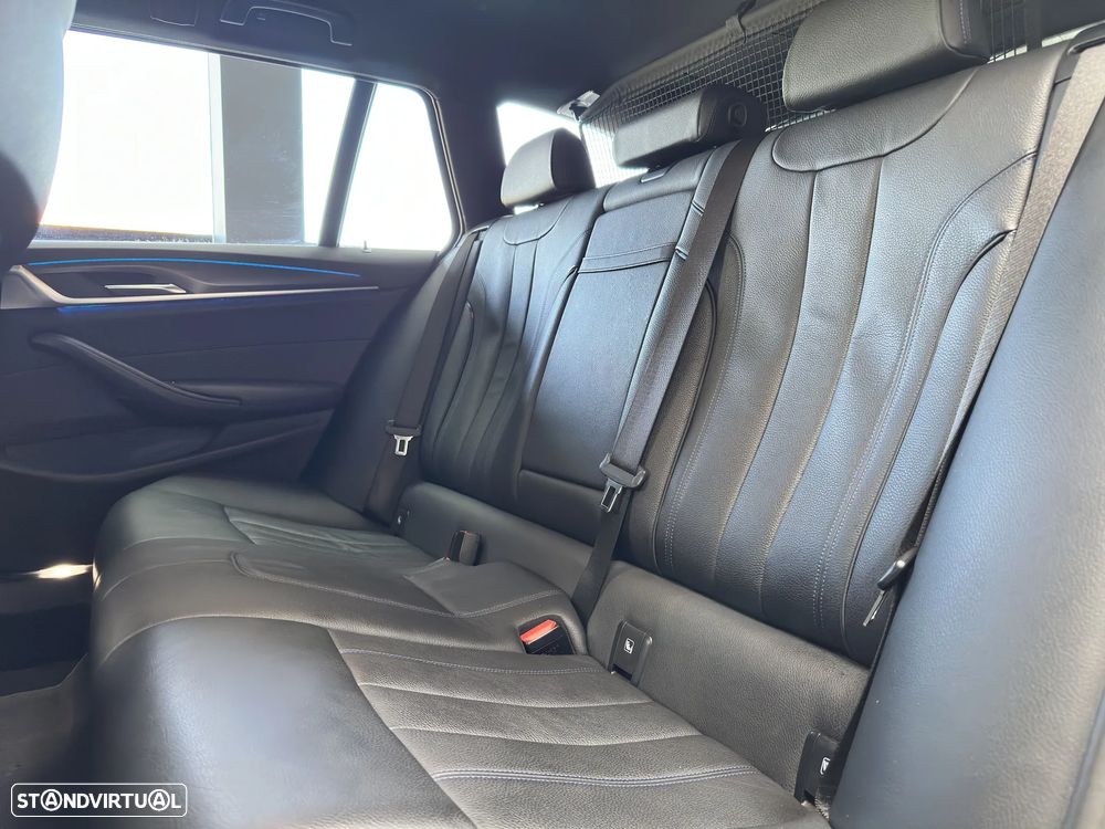 BMW 530 e Pack Desportivo M - 18