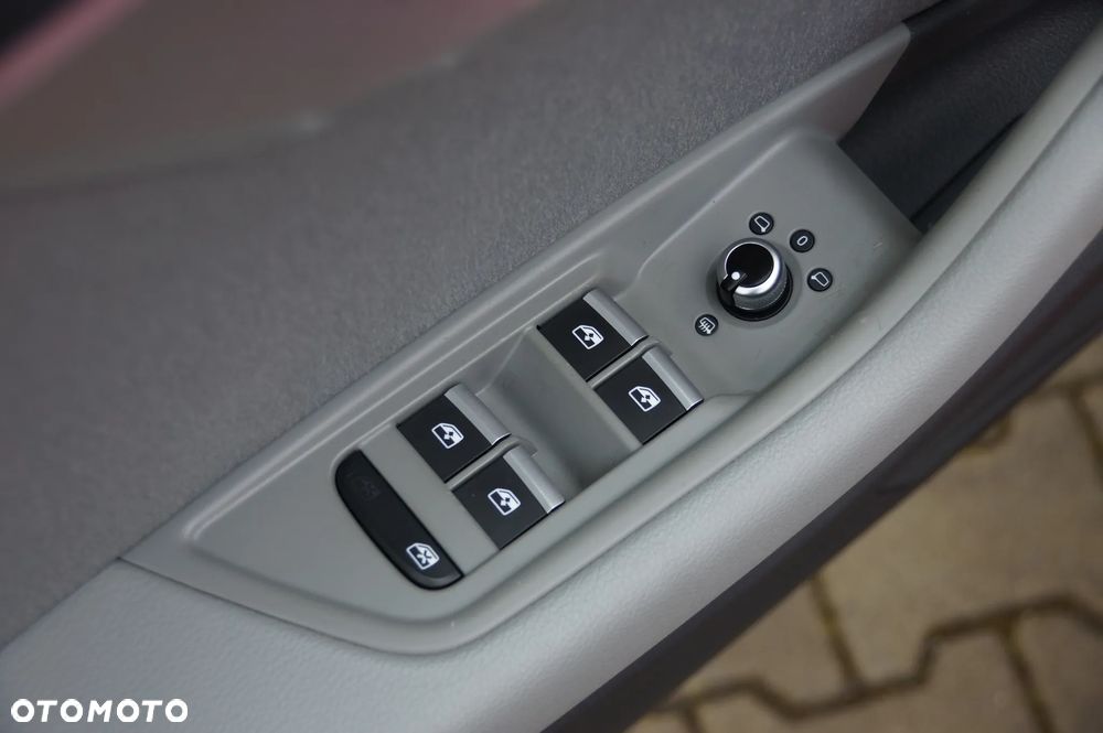 Audi A4 Avant 2.0 TDI - 25