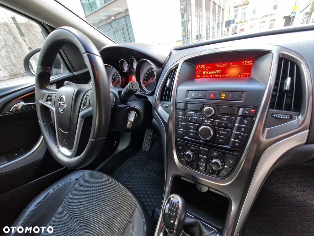 Opel Astra 1.4 T Cosmo EU6 - 31