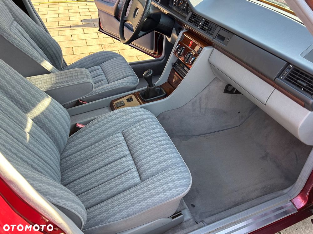 Mercedes-Benz W124 (1984-1993) - 19