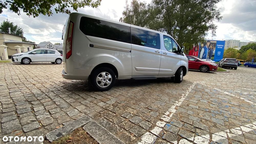 Ford Tourneo Custom - 8