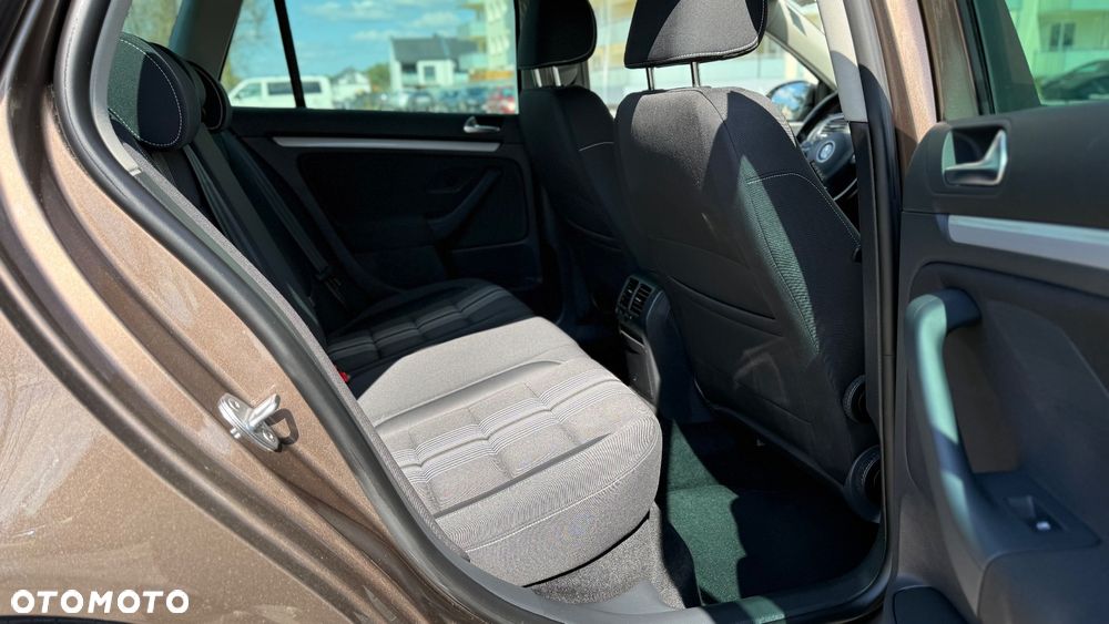 Volkswagen Golf 1.6 TDI DPF MATCH - 25