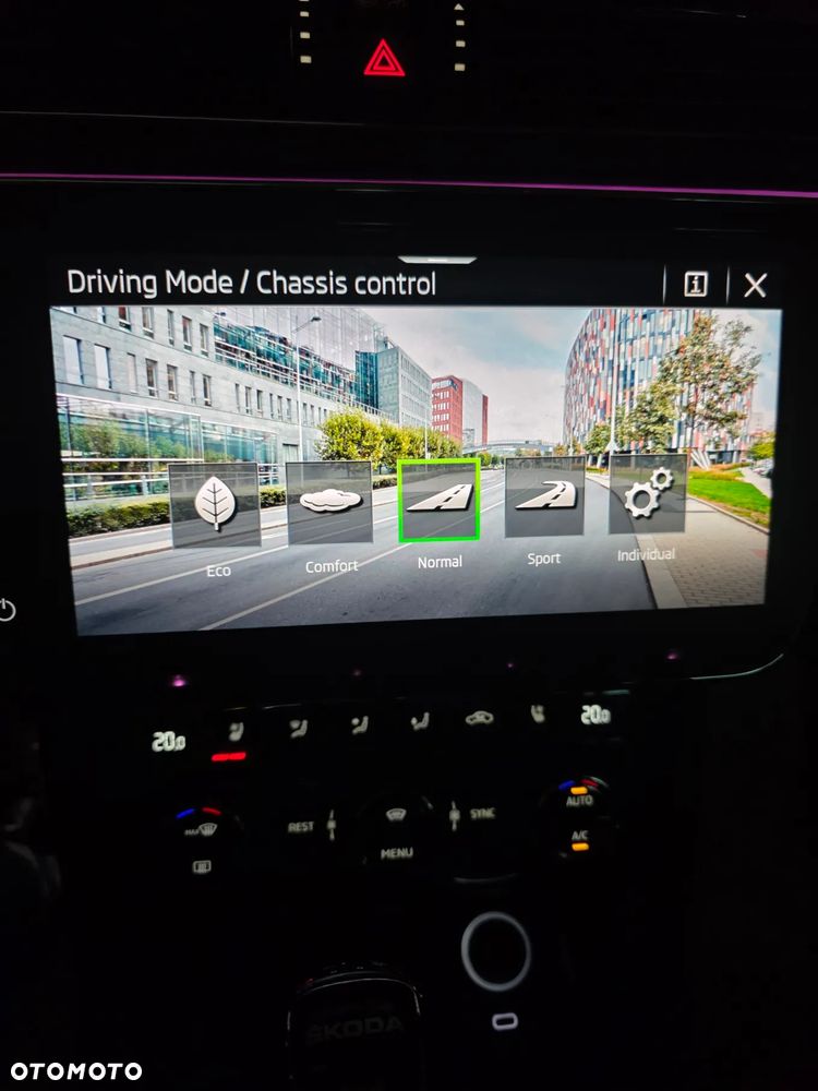 Skoda Superb 2.0 TDI SCR 4x4 L&K DSG - 25