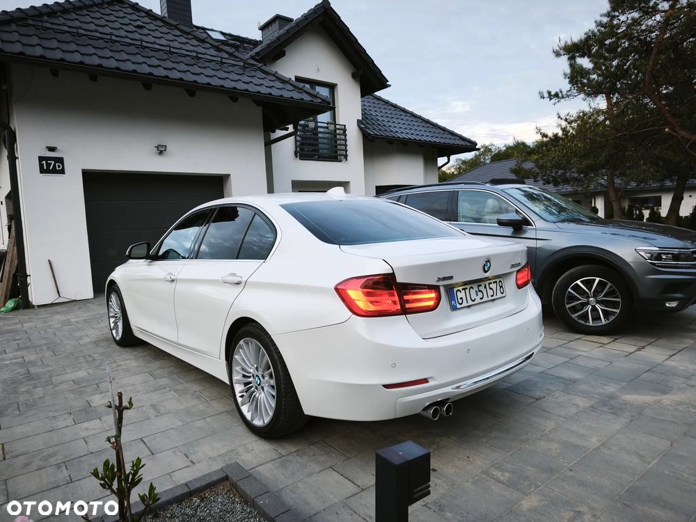 BMW Seria 3 328i Luxury Line - 9