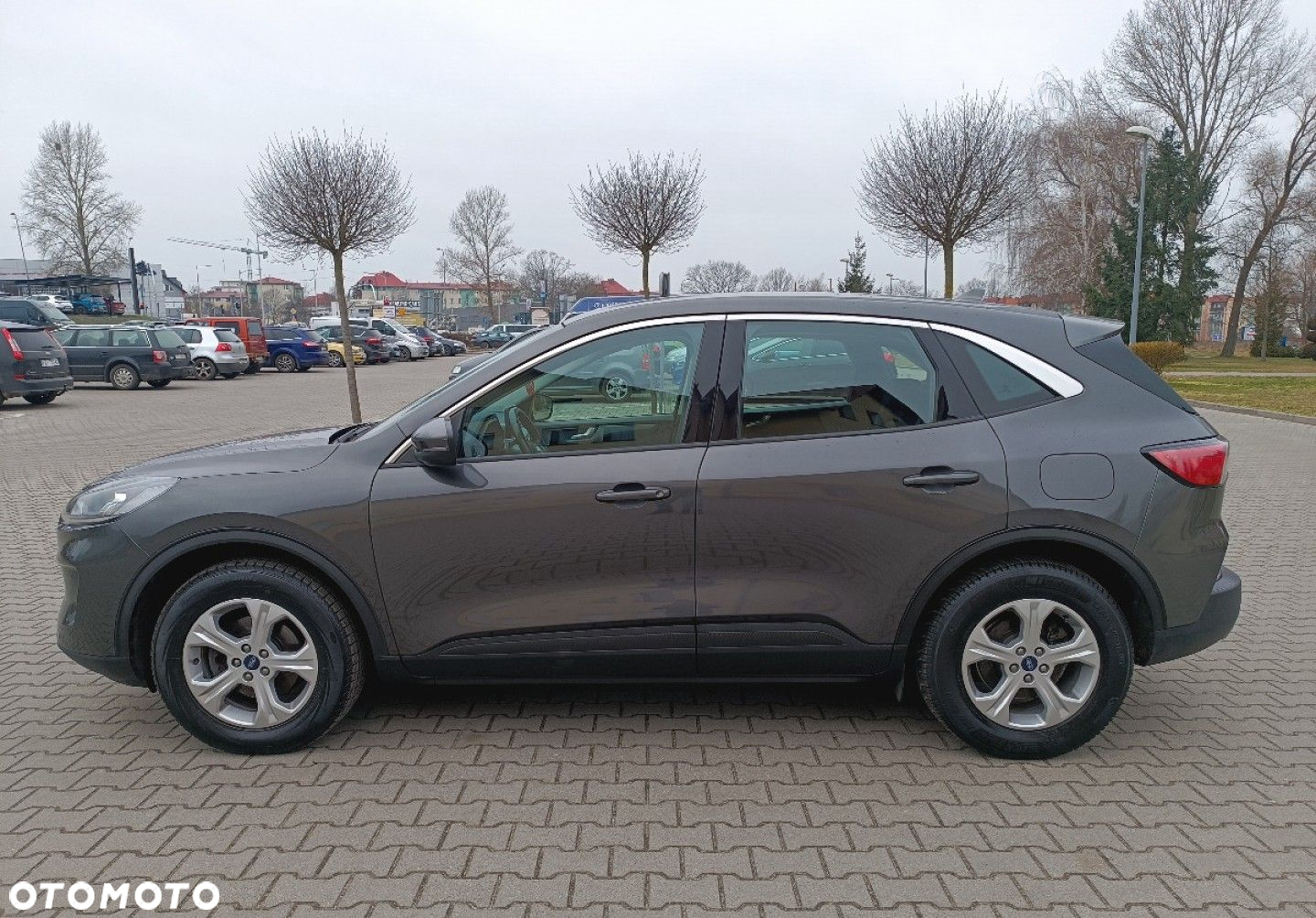 Ford Kuga - 12