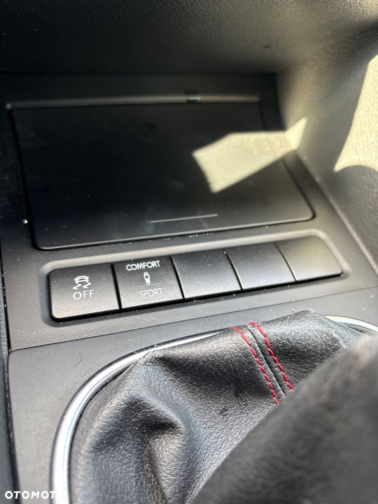 Volkswagen Golf ver-2-0-gti - 4