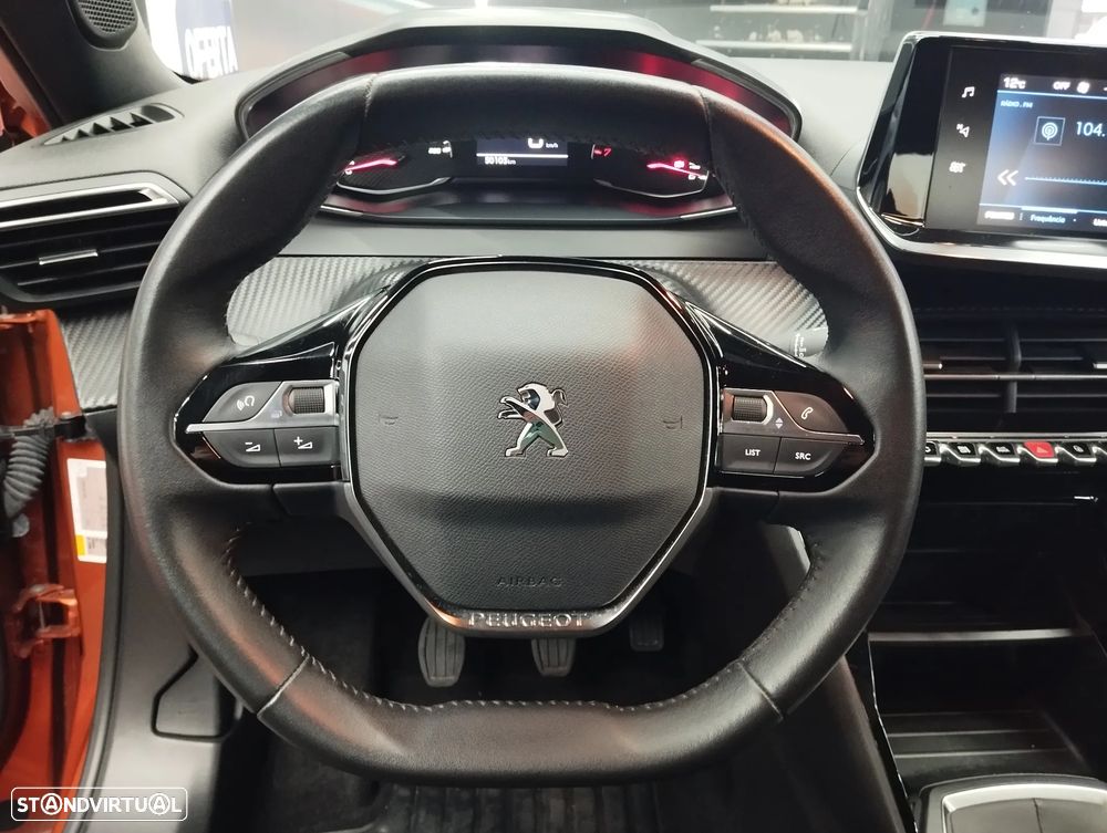 Peugeot 2008 1.2 PureTech Active Pack - 17