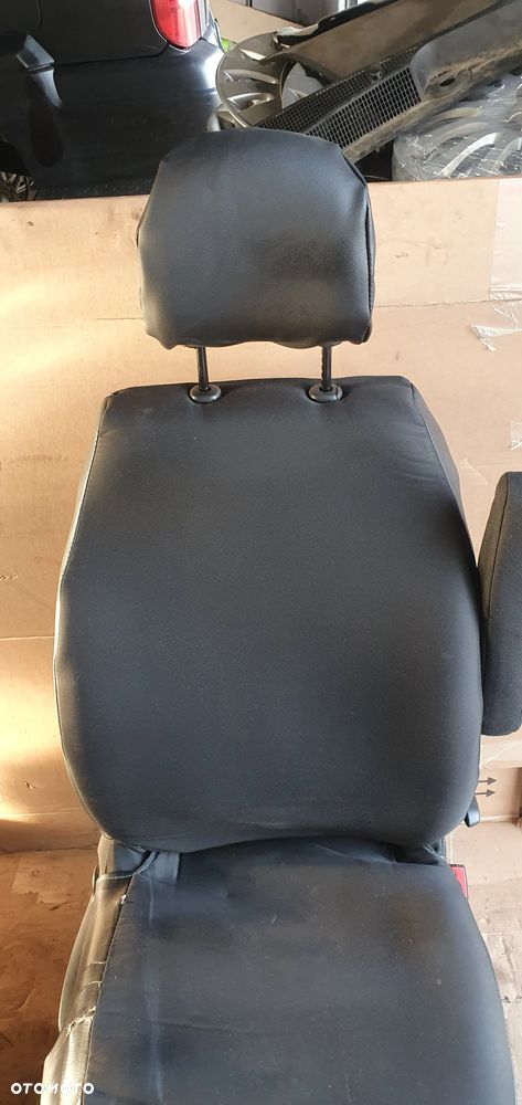 Pokrowce z EKO skóry komplet pokrowiec Renault Trafic III Vivaro B 14- - 11