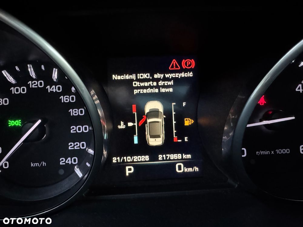 Land Rover Discovery Sport TD4 HSE Luxury - 23