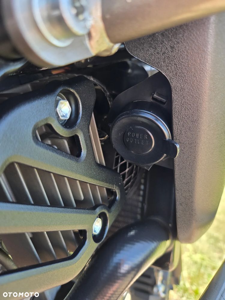 Suzuki V-STROM - 27