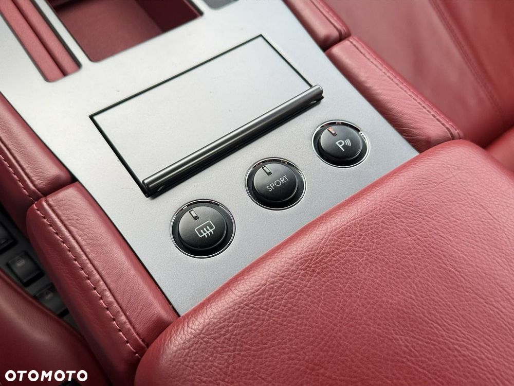 Aston Martin DB9 Touchtronic - 25