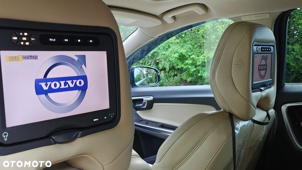 Volvo V60 D6 AWD Plug-in Hybrid Summum - 13