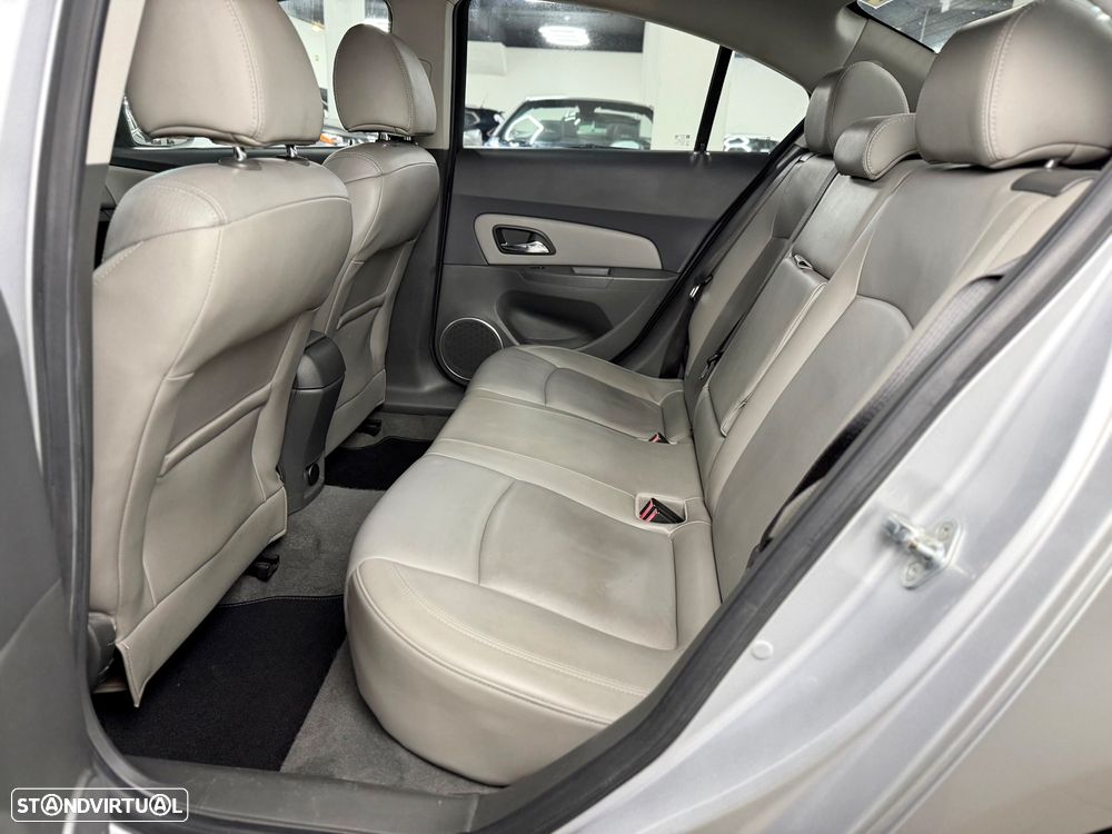 Chevrolet Cruze ver-2-0-auto-lt - 19