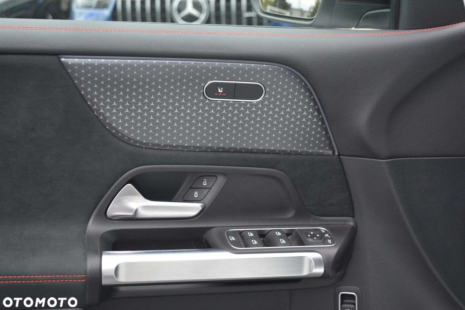 Mercedes-Benz GLB - 15