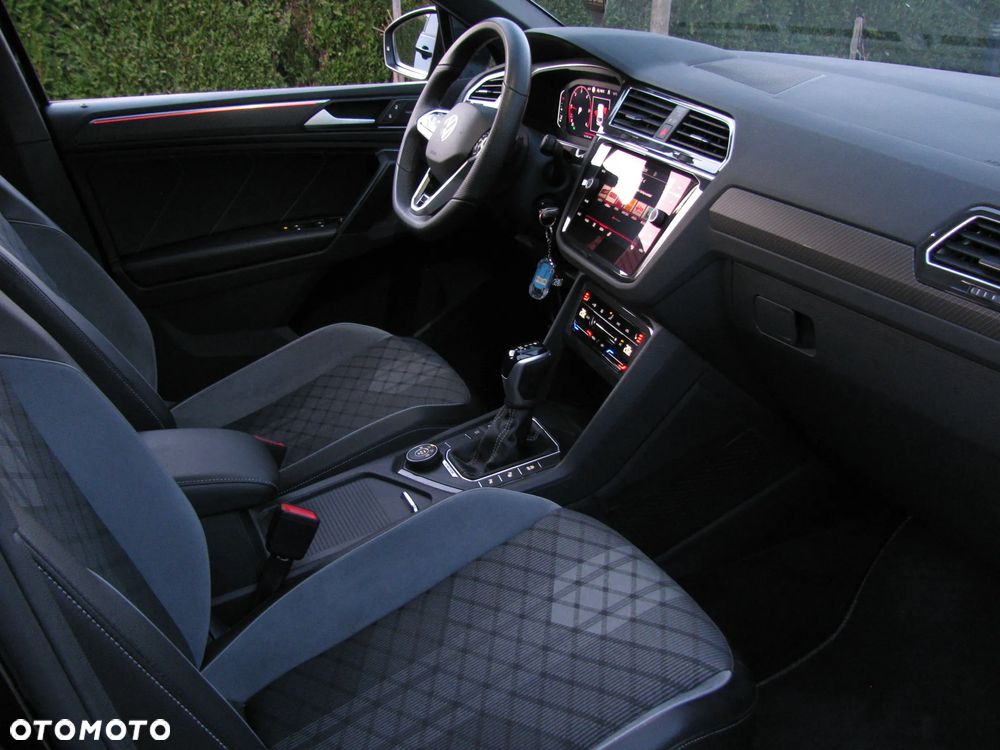 Volkswagen Tiguan 2.0 TDI SCR 4MotION DSG R-Line - 16