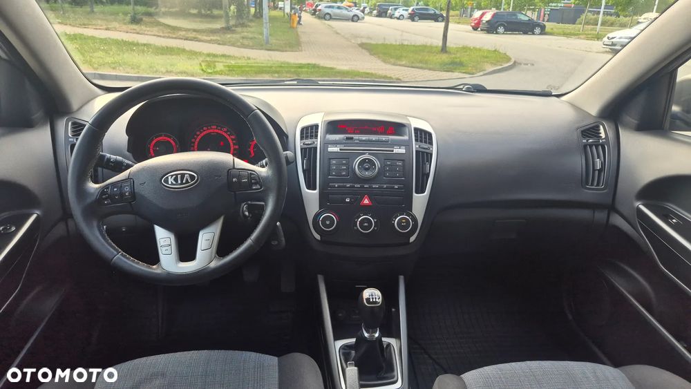 Kia Ceed 1.6 Crdi Comfort + - 6