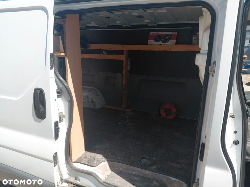 Renault Trafic - 14