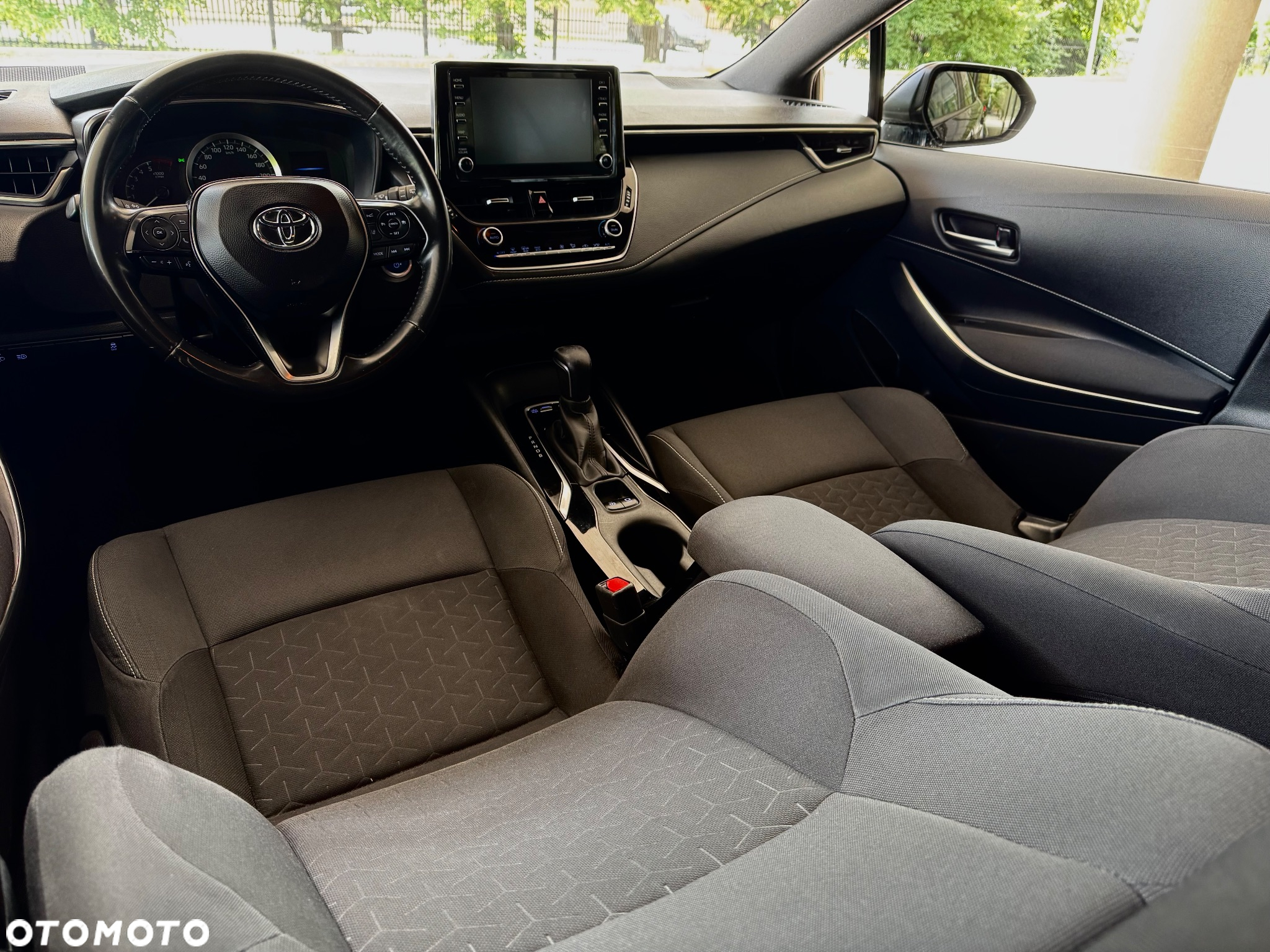 Toyota Corolla 1.8 Hybrid Comfort - 27